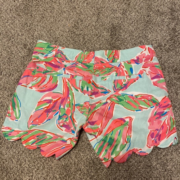 Lilly Pulitzer Buttercup Scalloped Hem Short - Picture 5 of 5